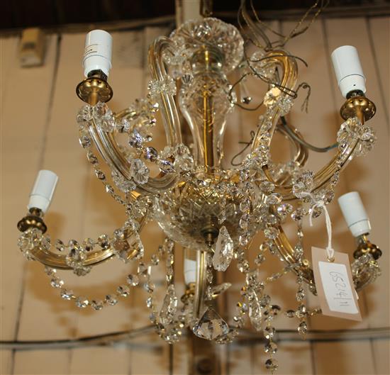 Venetian style chandelier(-)